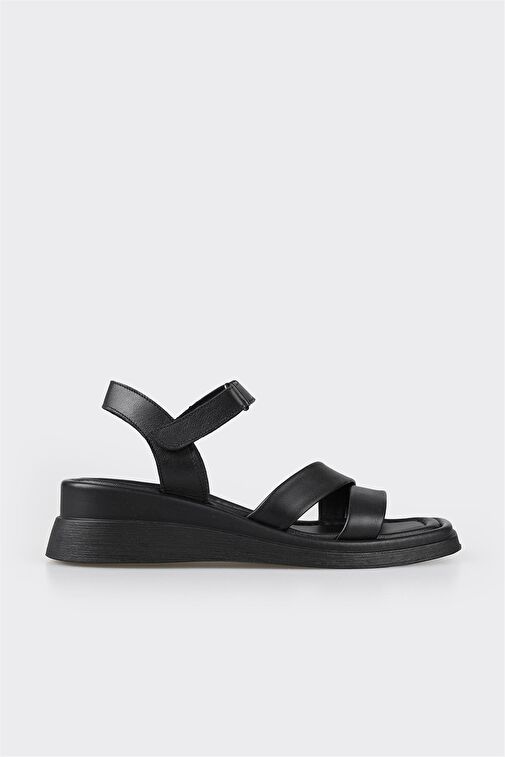 Siyah Deri Kadın Dolgu Topuk Sandalet - Görsel 2