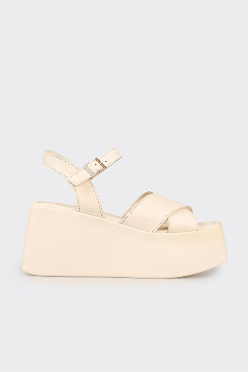 Bej Deri Kadın Dolgu Topuk Sandalet - Görsel 2