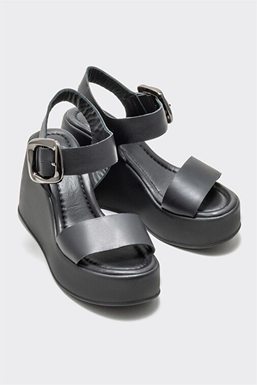 Siyah Deri Kadın Dolgu Topuk Sandalet - Görsel 3