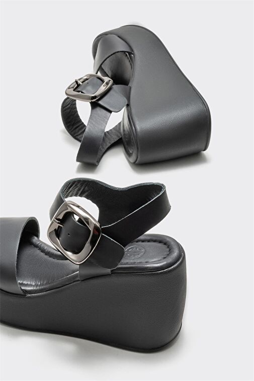 Siyah Deri Kadın Dolgu Topuk Sandalet - Görsel 5