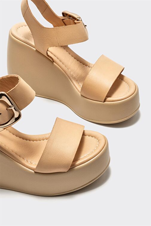 Naturel Deri Kadın Dolgu Topuk Sandalet - Görsel 4