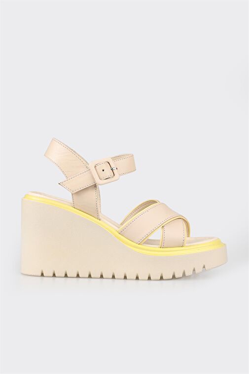 Ekru Deri Kadın Dolgu Topuk Sandalet - Görsel 2