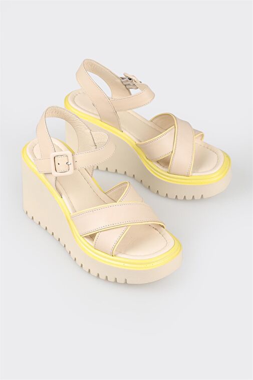 Ekru Deri Kadın Dolgu Topuk Sandalet - Görsel 3