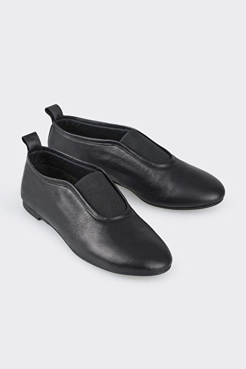 Siyah Deri Kadın Babet - Görsel 3