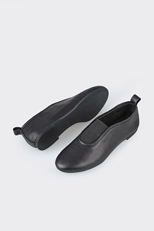 Siyah Deri Kadın Babet - Görsel 4