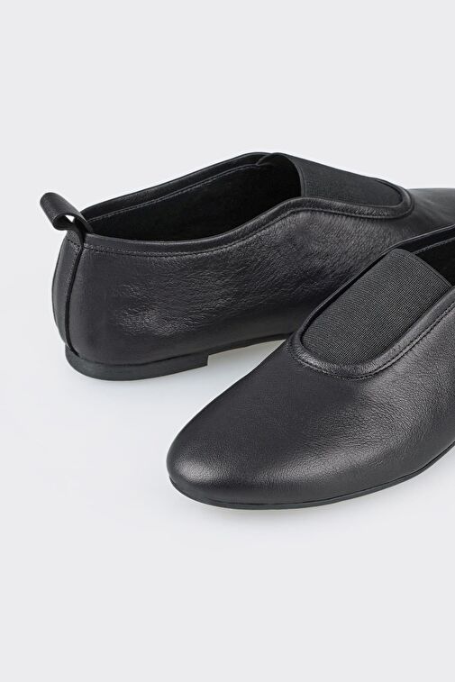 Siyah Deri Kadın Babet - Görsel 6