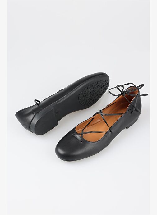 Siyah Deri Kadın Babet - Görsel 4