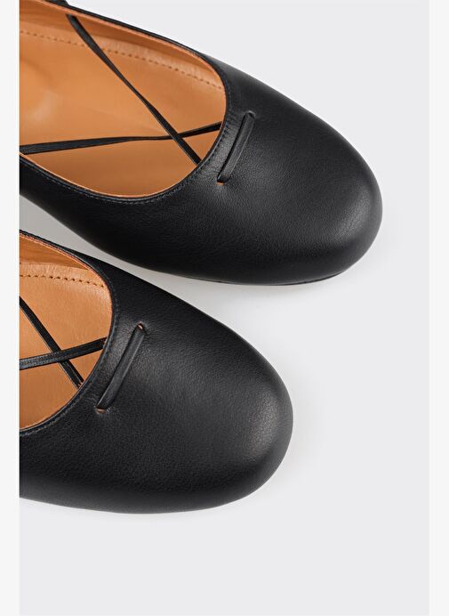 Siyah Deri Kadın Babet - Görsel 5