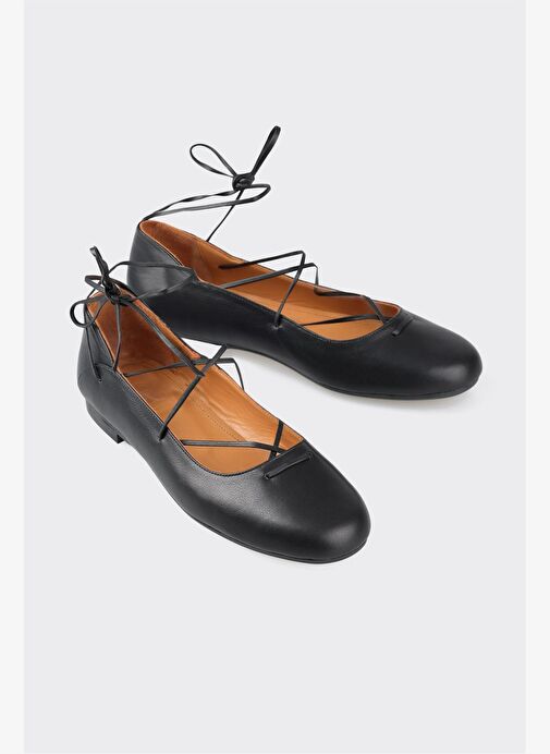 Siyah Deri Kadın Babet - Görsel 3