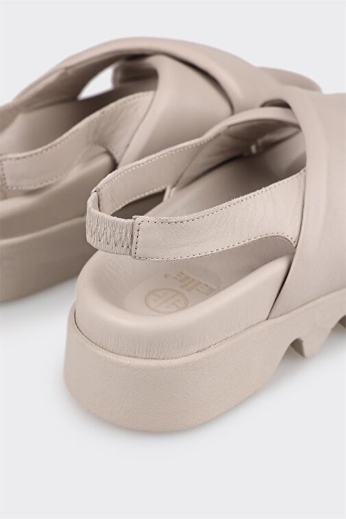 Gri Deri Kadın Spor Sandalet - Görsel 7