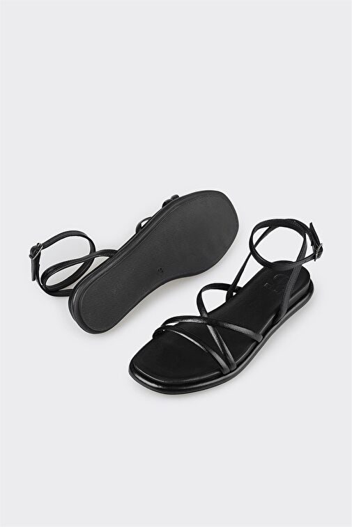 Siyah Deri Kadın Düz Sandalet - Görsel 4