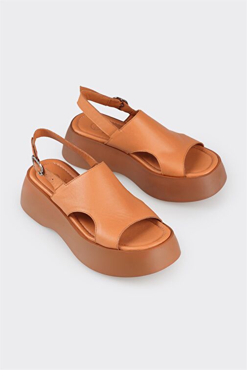 Taba Deri Kadın Dolgu Topuk Sandalet - Görsel 3