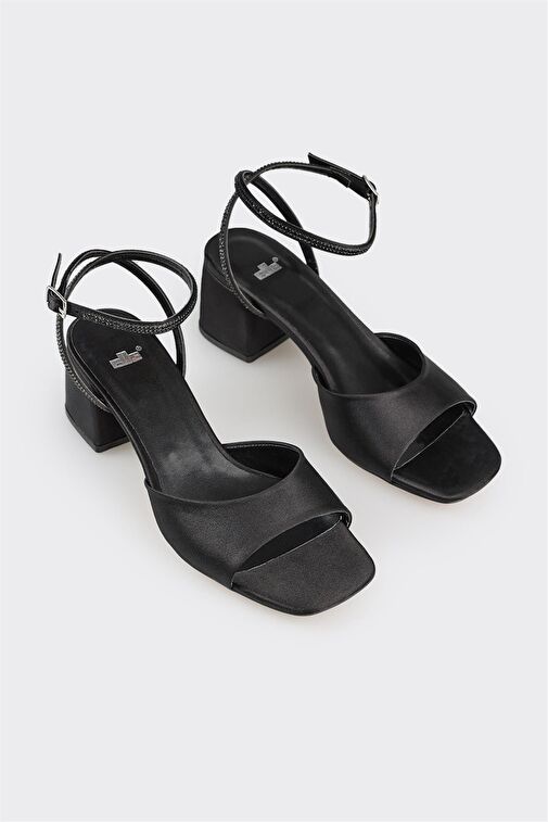 Siyah Kadın Topuklu Sandalet - Görsel 3