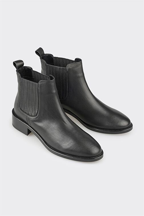 Siyah Deri Kadın Klasik Bot - Görsel 3