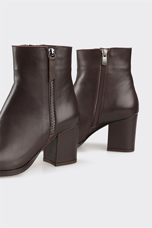 Kahve Deri Kadın Klasik Bot - Görsel 5