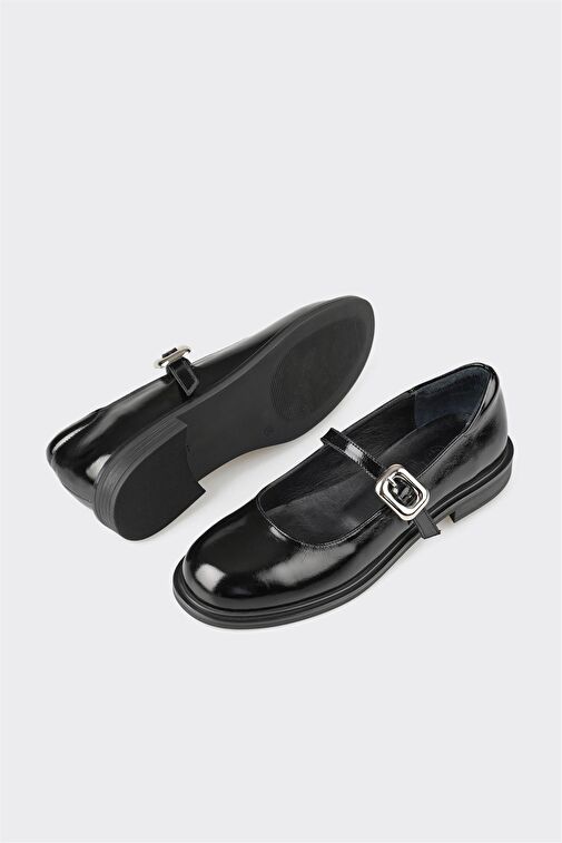 Elle Siyah Kadın Rugan Günlük Ayakkabı SULETO - Görsel 4