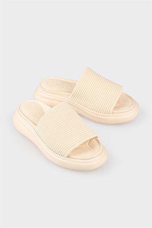 Bej Kadın Terlik - Görsel 3