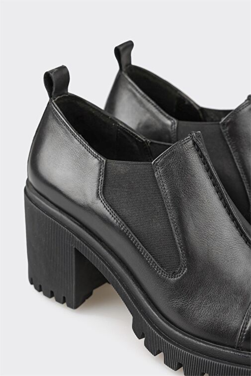 Siyah Deri Kadın Ayakkabı - Görsel 4