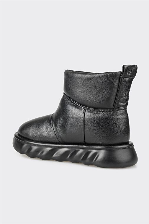 Siyah Deri Kadın Spor Bot - Görsel 4