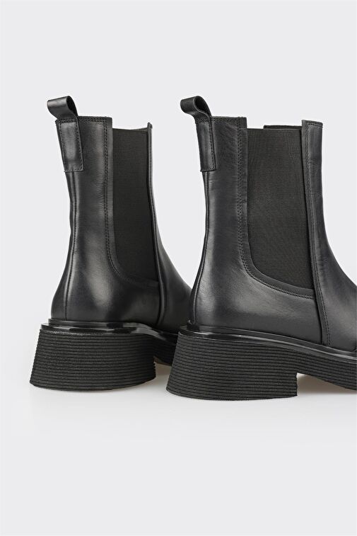 Siyah Deri Kadın Günlük Bot - Görsel 5
