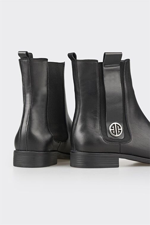 Siyah Deri Kadın Klasik Düz Bot - Görsel 5