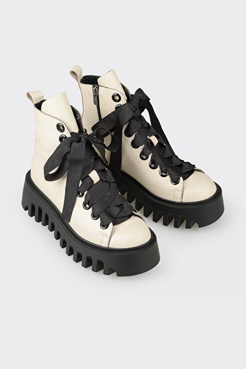 Bej Deri Kadın Günlük Bot - Görsel 3