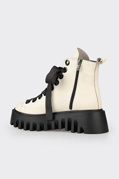 Bej Deri Kadın Günlük Bot - Görsel 4