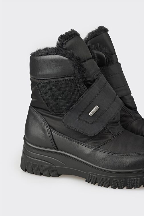 Siyah Kadın Spor Bot - Görsel 5