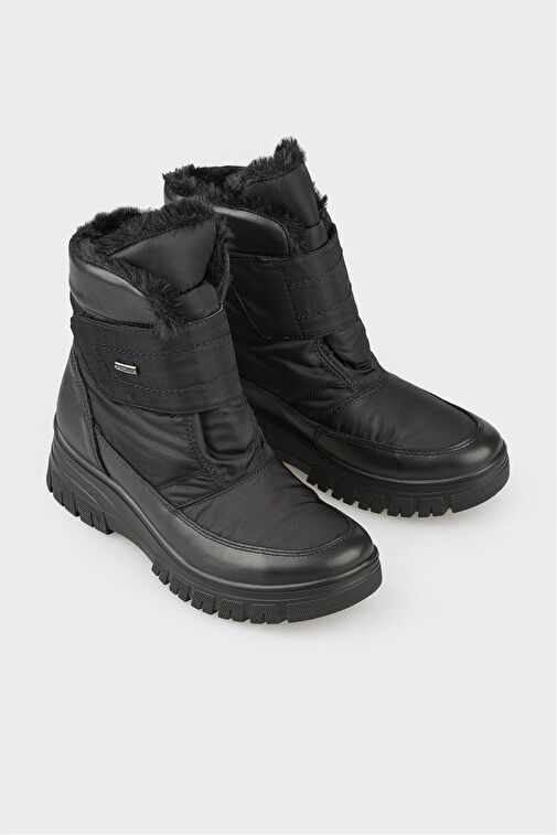 Siyah Kadın Spor Bot - Görsel 3