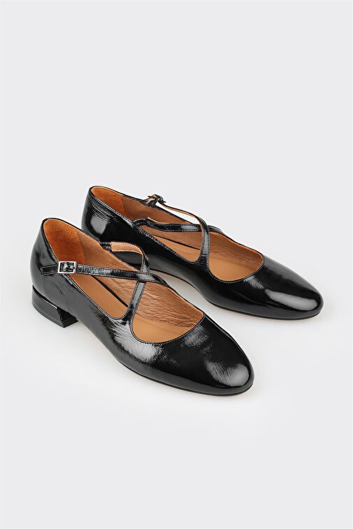 Elle Siyah Kadın Rugan Günlük Ayakkabı WANOYO - Görsel 3