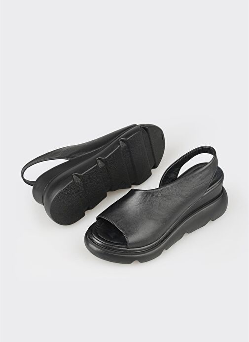 Siyah Deri Kadın Dolgu Topuklu Sandalet - Görsel 6
