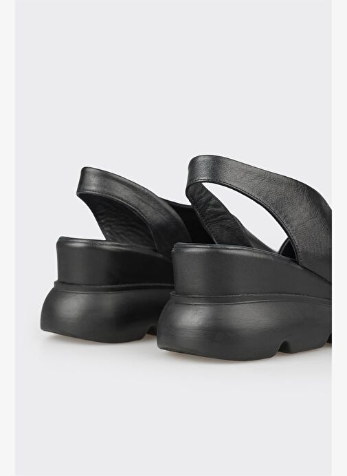 Siyah Deri Kadın Dolgu Topuklu Sandalet - Görsel 10