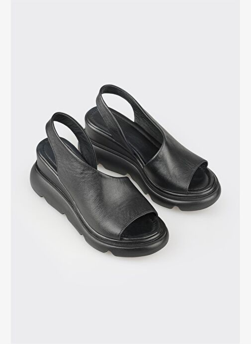 Siyah Deri Kadın Dolgu Topuklu Sandalet - Görsel 4