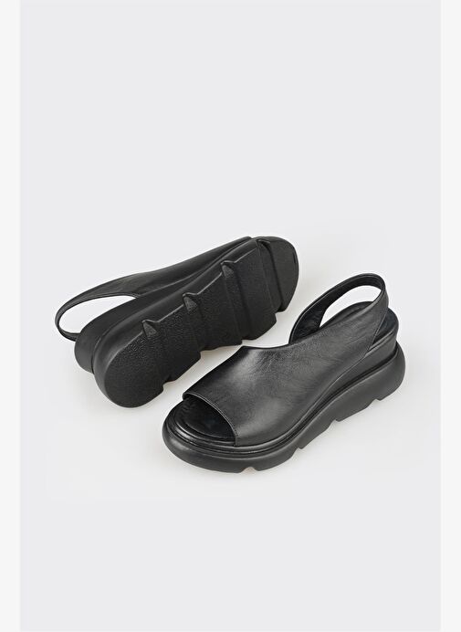 Siyah Deri Kadın Dolgu Topuklu Sandalet - Görsel 7