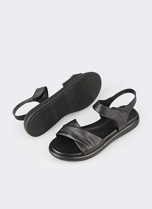 Siyah Deri Kadın Düz Sandalet - Görsel 4