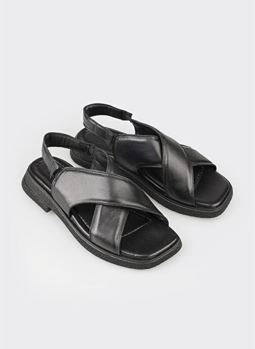 Siyah Deri Kadın Düz Sandalet - Görsel 4