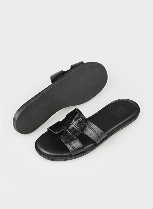 Siyah Deri Kadın Düz Terlik - Görsel 4