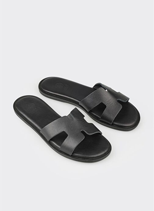 Siyah Deri Kadın Düz Terlik - Görsel 4