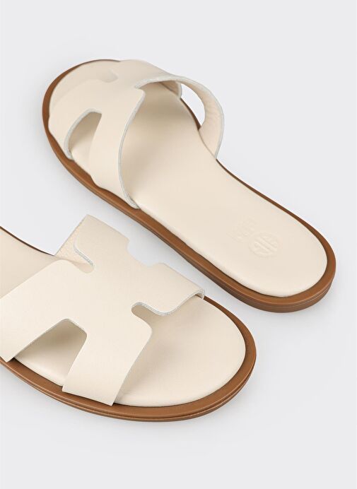 Ekru Deri Kadın Düz Terlik - Görsel 6