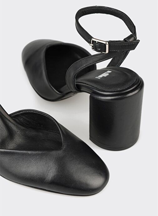 Siyah Deri Kadın Topuklu Ayakkabı - Görsel 5