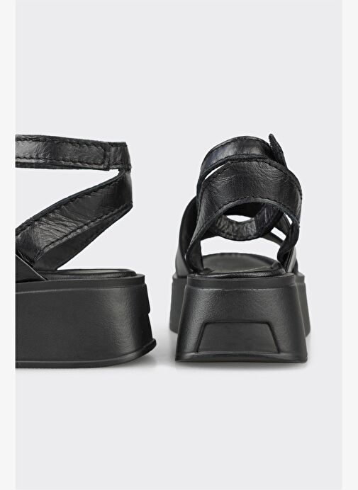 Siyah Deri Kadın Dolgu Topuk Sandalet - Görsel 5