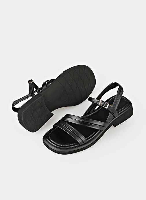 Siyah Deri Kadın Düz Sandalet - Görsel 4