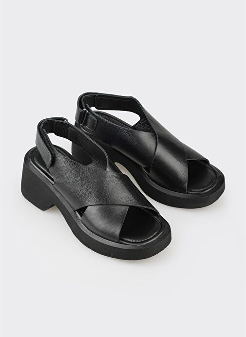 Siyah Deri Kadın Günlük Sandalet - Görsel 3