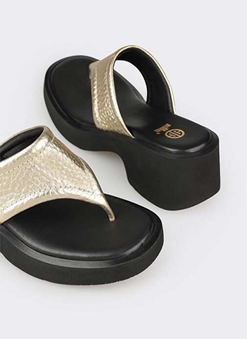 Gold Deri Kadın Günlük Terlik - Görsel 6