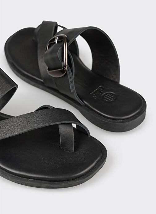 Siyah Deri Kadın Terlik - Görsel 6