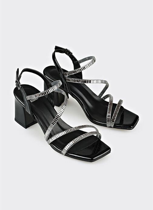 Siyah Kadın Günlük Sandalet - Görsel 3