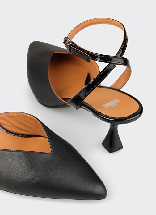 Siyah Deri Kadın Topuklu Ayakkabı - Görsel 5