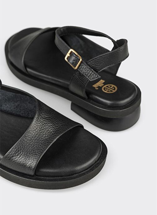 Siyah Deri Kadın Düz Sandalet - Görsel 6