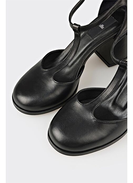 Siyah Deri Kadın Topuklu Ayakkabı - Görsel 5