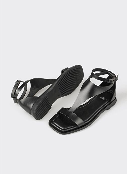 Siyah Deri Kadın Düz Sandalet - Görsel 4